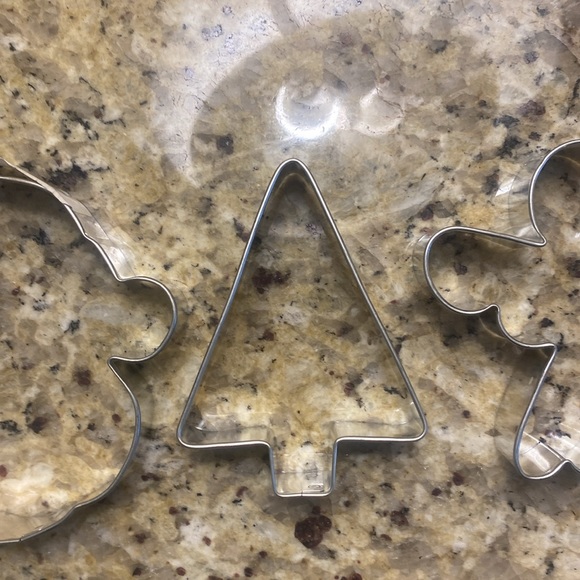 Set of 3 holiday cookie cutters Santa face Christmas tree and angel NWT - Picture 4 of 5